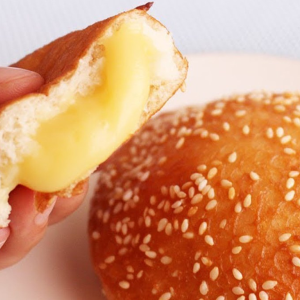 Bánh Tiêu Phô Mai Trứng Chảy Gây Sốt