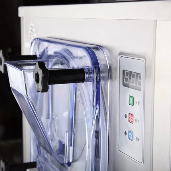 Khoang chứa nguyên liệu bằng inox của máy làm kem cứng Phobiz BQL-112Y