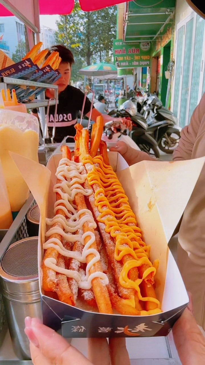 Mô hình xe đẩy bán khoai tây sợi dài sử dụng bột khoai tây sợi dài